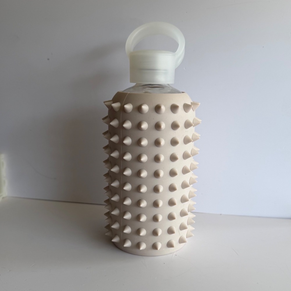 Bkr Spiked Little Glass Water Bottle Sand Nude Silicone‎ Sleeve Loop Cap 16oz